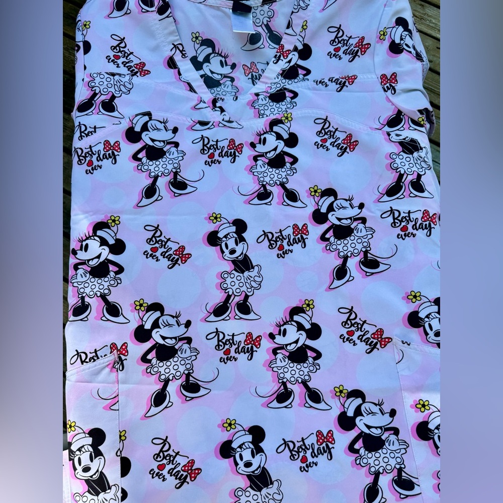 Minnie Mouse Scrub top